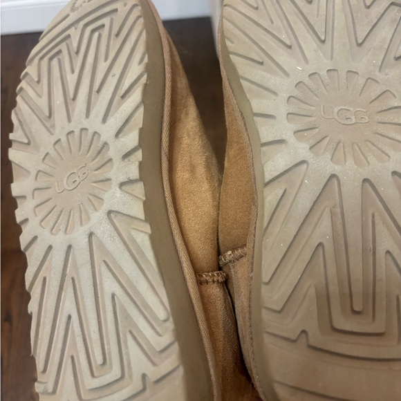 UGG Classic Mini Boots Size 9 Excellent Condition - Picture 4 of 4